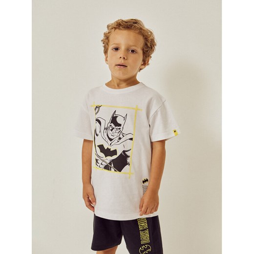 Zippy Komplet t-shirt i spodenki Batman ZKBAP0602 23001 Biały Regular Fit ze sklepu MODIVO w kategorii Komplety chłopięce - zdjęcie 181205577