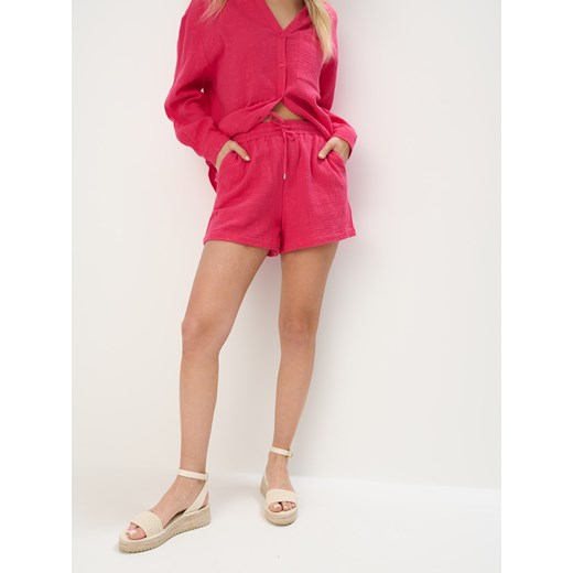 Mohito - Bawełniane szorty z haftem - mocny różowy Mohito 32 Mohito