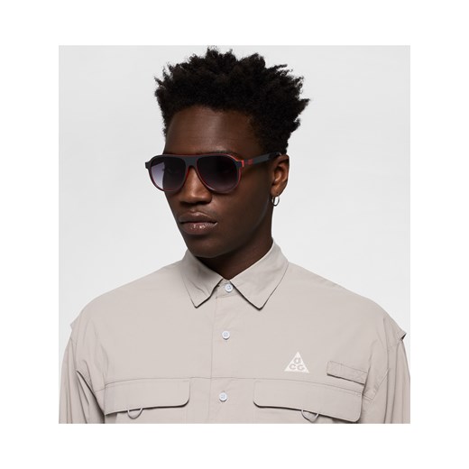 Okulary przeciwsłoneczne Nike Vintage Icon - Brązowy ze sklepu Nike poland w kategorii Okulary przeciwsłoneczne męskie - zdjęcie 181235715