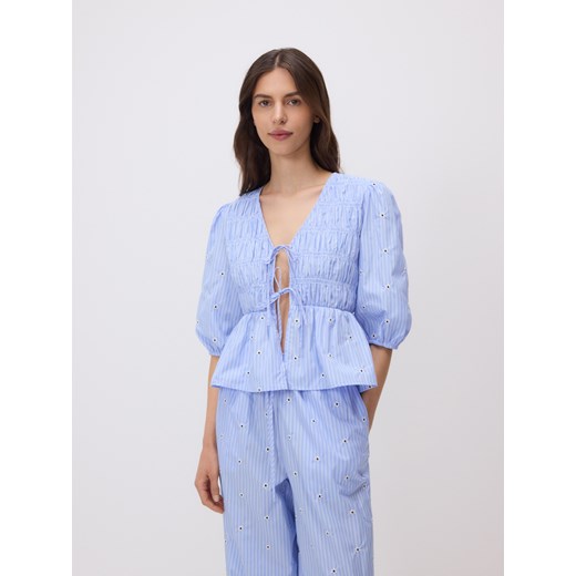 Reserved bluzka damska niebieska z długimi rękawami 