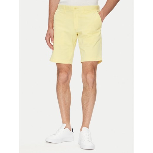 Tommy Hilfiger Szorty materiałowe Brooklyn MW0MW23563 Żółty Regular Fit ze sklepu MODIVO w kategorii Spodenki męskie - zdjęcie 181238377