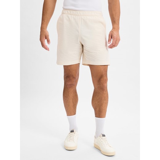 adidas Originals Męskie szorty - pluszowa bluza Santa Cruz Big Dice łączy miękki pluszowy materiał z efektownym wzorem w kostkę - idealna do swobodneg ze sklepu vangraaf w kategorii Spodenki męskie - zdjęcie 181240135