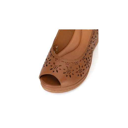 Sandały Lasocki EST-LIWIA-03 Brązowy Lasocki 36 eobuwie.pl