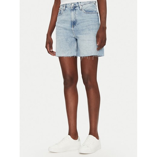 Calvin Klein Jeans Szorty jeansowe J20J225155 Niebieski Relaxed Fit ze sklepu MODIVO w kategorii Szorty - zdjęcie 181887598