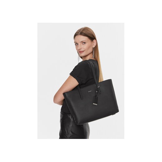 Torebka Calvin Klein Ck Must Shopper Md K60K610736 Czarny Calvin Klein 00 eobuwie.pl