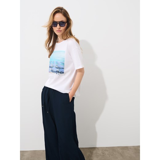 Mohito - T-shirt z nadrukiem - biały ze sklepu Mohito w kategorii Bluzki damskie - zdjęcie 181910497