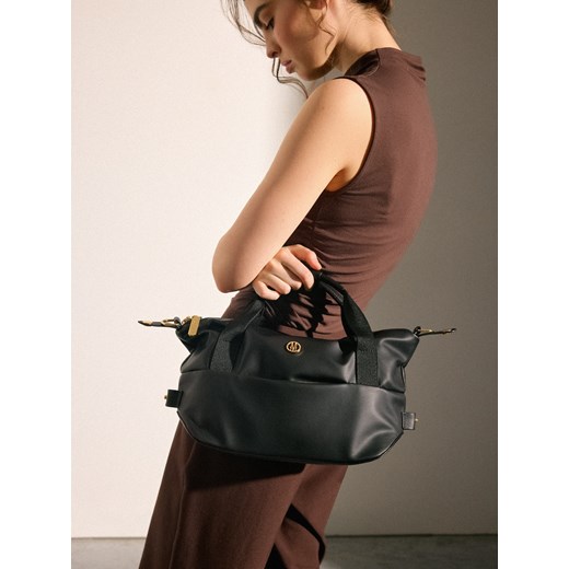 Mohito - Czarna torba z paskiem na ramię - czarny ze sklepu Mohito w kategorii Torby Shopper bag - zdjęcie 181911168