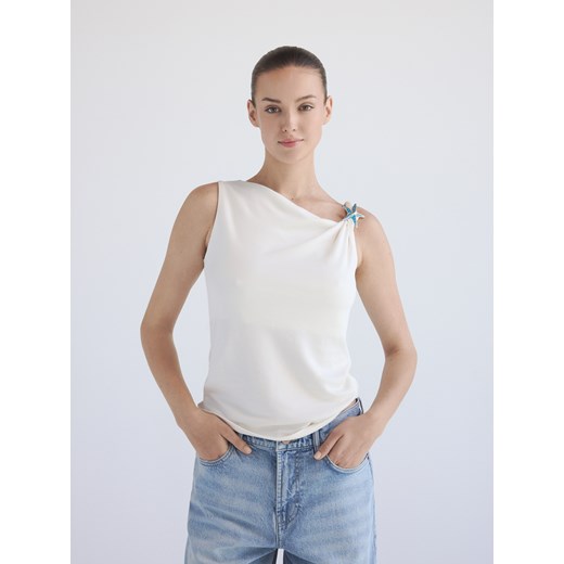 Reserved - Bluzka z ozdobną aplikacją - złamana biel Reserved XL Reserved