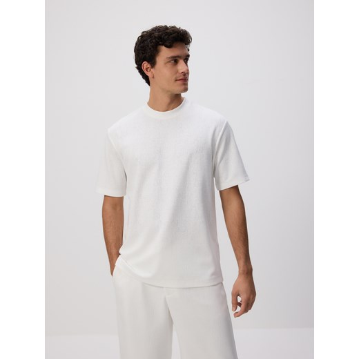 Reserved - Strukturalny t-shirt comfort fit - złamana biel ze sklepu Reserved w kategorii T-shirty męskie - zdjęcie 181914569
