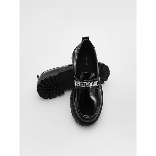Reserved - Lakierowane loafersy - czarny ze sklepu Reserved w kategorii Półbuty dziecięce - zdjęcie 181915917