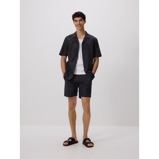 Reserved - Szorty ze wzorem - ciemnoszary Reserved L Reserved