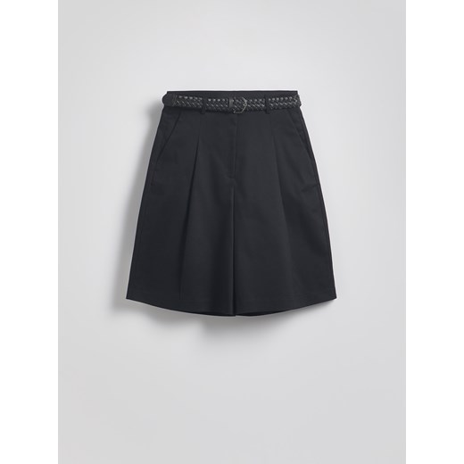 Reserved - Bermudy z paskiem - czarny Reserved 34 Reserved