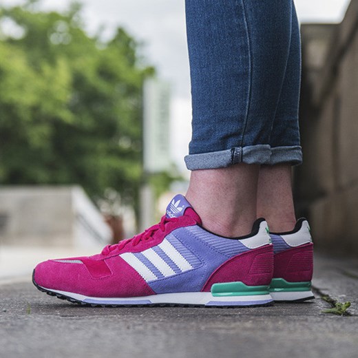BUTY ADIDAS ORIGINALS DAMSKIE ZX700 M25228 sneakerstudio-pl granatowy Buty do biegania