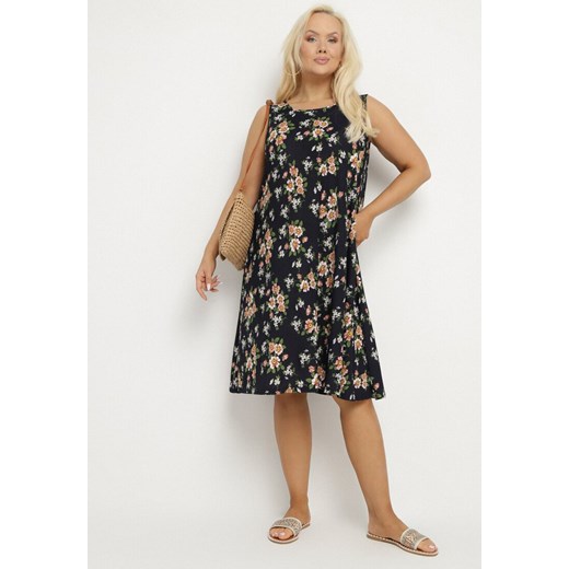 Granatowo-Różowa Trapezowa Sukienka Bez Rękawów o Rozkloszowanym Kroju w Kwiaty 2XL born2be.pl okazja