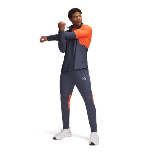 Męskie spodnie treningowe Under Armour Men\'s UA Challenger Training Pants - szare ze sklepu Sportstylestory.com w kategorii Spodnie męskie - zdjęcie 181944079