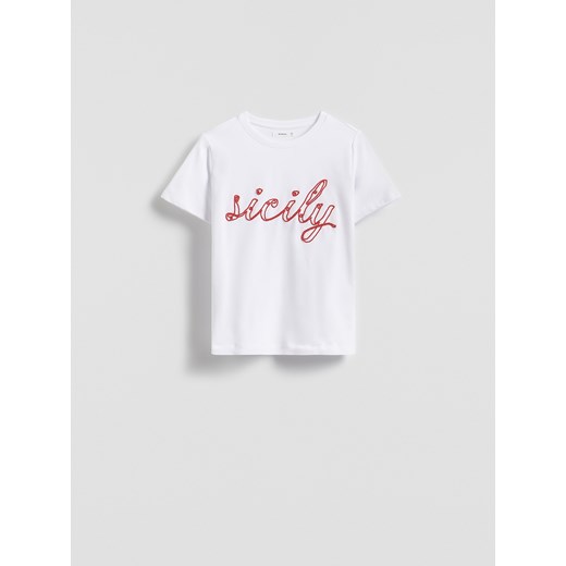 Reserved - T-shirt z naszywaną aplikacją - złamana biel ze sklepu Reserved w kategorii Bluzki damskie - zdjęcie 181950609