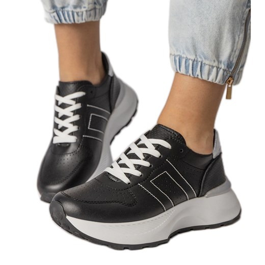 Czarne sneakersy sportowe ze srebrną wstawką ze sklepu ButyModne.pl w kategorii Buty sportowe damskie - zdjęcie 181955628