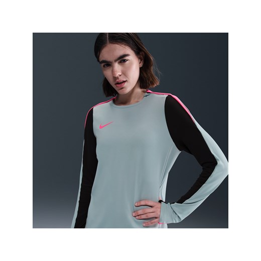 Damska koszulka piłkarska z półokrągłym dekoltem Dri-FIT Nike Strike - Szary ze sklepu Nike poland w kategorii Bluzki damskie - zdjęcie 181960365