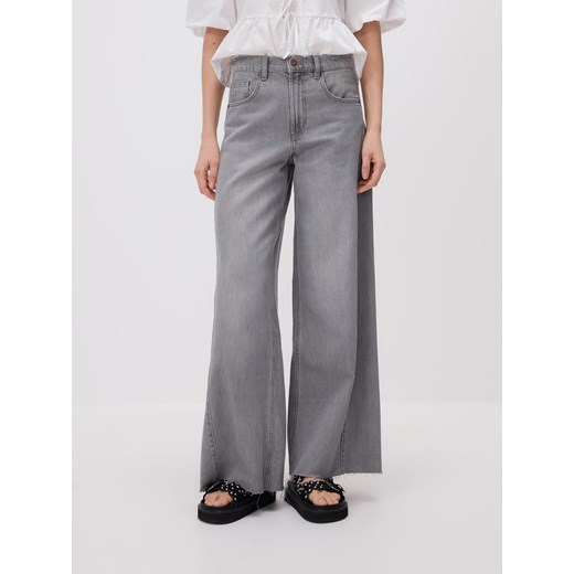Reserved - Jeansy wide leg z przeszyciami - jasnoszary ze sklepu Reserved w kategorii Jeansy damskie - zdjęcie 181967436