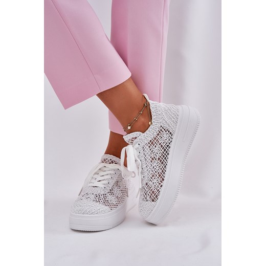 Damskie Sneakersy Z Szydełkową Cholewką Na Platformie Białe Mirietto ze sklepu ZAZOO w kategorii Buty sportowe damskie - zdjęcie 181983299
