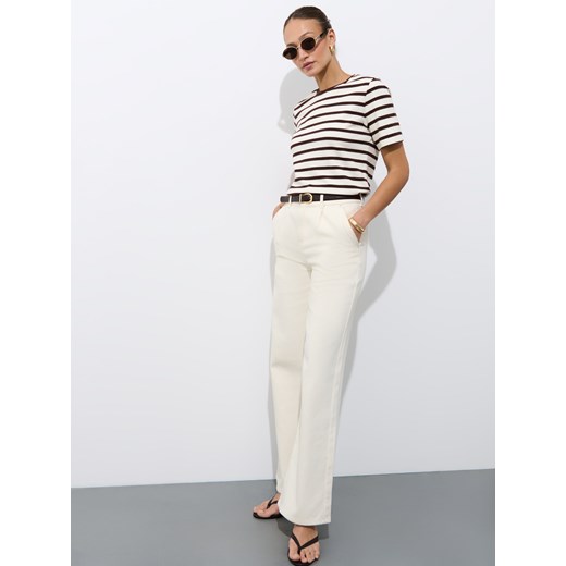 Bluzka damska Mohito beżowa z okrągłym dekoltem 