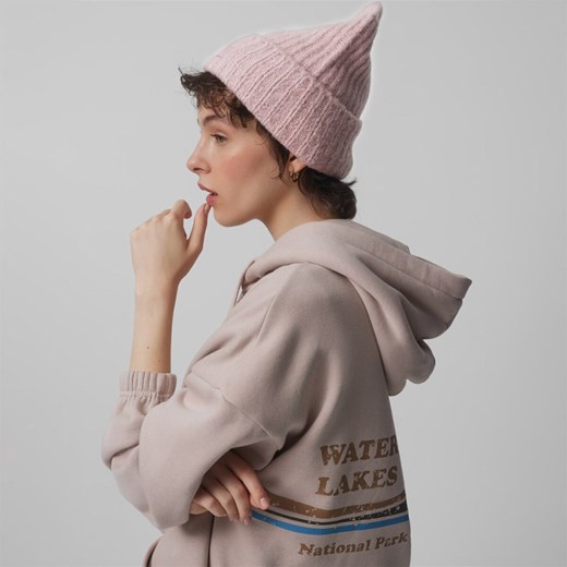 Damska czapka zimowa Outhorn OTHAW23ACAPF235 - różowa Outhorn L/XL Sportstylestory.com
