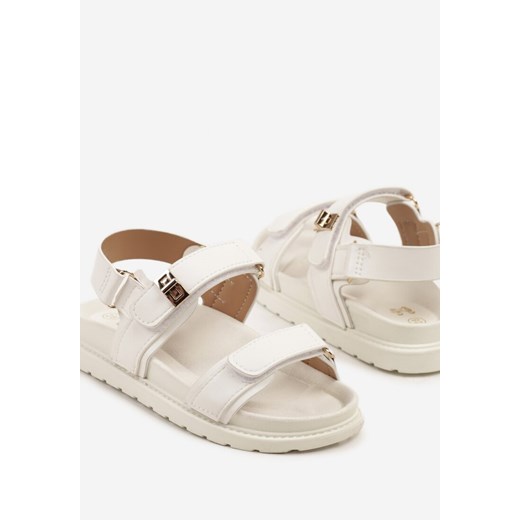 Sandały dziecięce Born2be na lato 