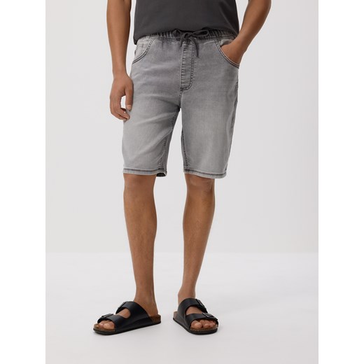 Reserved - Jeansowe szorty jogger - jasnoszary ze sklepu Reserved w kategorii Spodenki męskie - zdjęcie 181997208