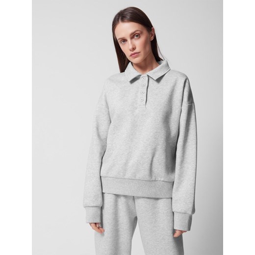 Damska bluza nierozpinana bez kaptura Outhorn OTHWSS24TSWSF1150 - szara ze sklepu Sportstylestory.com w kategorii Bluzy damskie - zdjęcie 181999289