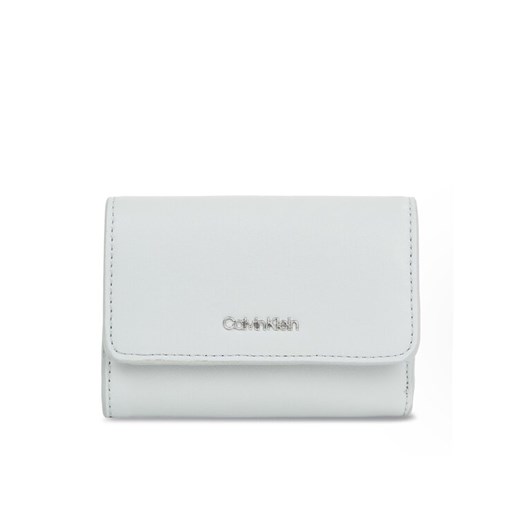 Mały Portfel Damski Calvin Klein Ck Must K60K611934 Szary ze sklepu eobuwie.pl w kategorii Portfele damskie - zdjęcie 182049598