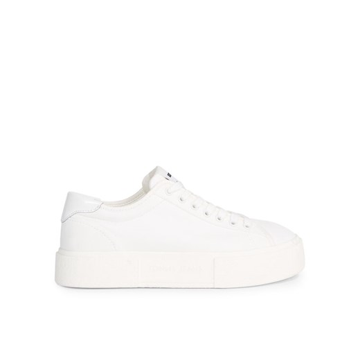Sneakersy Tommy Jeans Tjw Foxing Flatform Sneaker EN0EN02480 Biały ze sklepu eobuwie.pl w kategorii Trampki damskie - zdjęcie 182074525