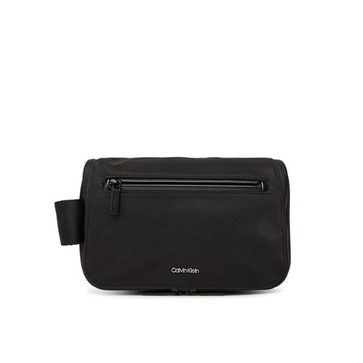 Kosmetyczka Calvin Klein Ck Ease Washbag W/Hanger K50K512943 Czarny ze sklepu eobuwie.pl w kategorii Kosmetyczki - zdjęcie 182081936