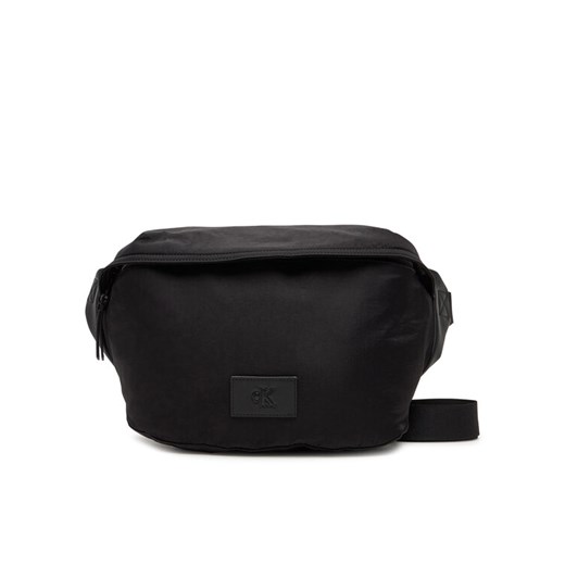 Saszetka nerka Calvin Klein Jeans Metro Nylon Oversized Waistbag LV04G3088G Czarny ze sklepu eobuwie.pl w kategorii Torby męskie - zdjęcie 182089047