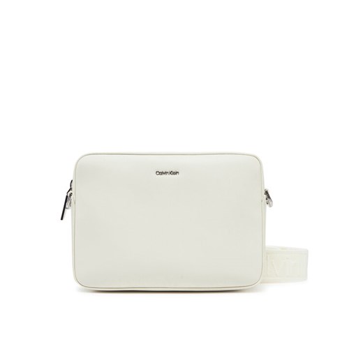 Torebka Calvin Klein Ck Must Small Camera Bag K60K613145 Écru ze sklepu eobuwie.pl w kategorii Listonoszki - zdjęcie 182091478