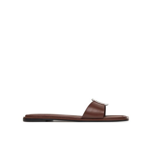 Klapki Calvin Klein Flat Slide W/Ck Hw Big - Lth HW0HW02482 Brązowy ze sklepu eobuwie.pl w kategorii Klapki damskie - zdjęcie 182094139