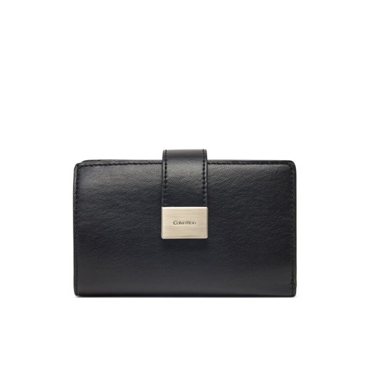 Portfel damski Calvin Klein Hardware Snap Medium Bifold K60K612961 Czarny ze sklepu eobuwie.pl w kategorii Portfele damskie - zdjęcie 182110797