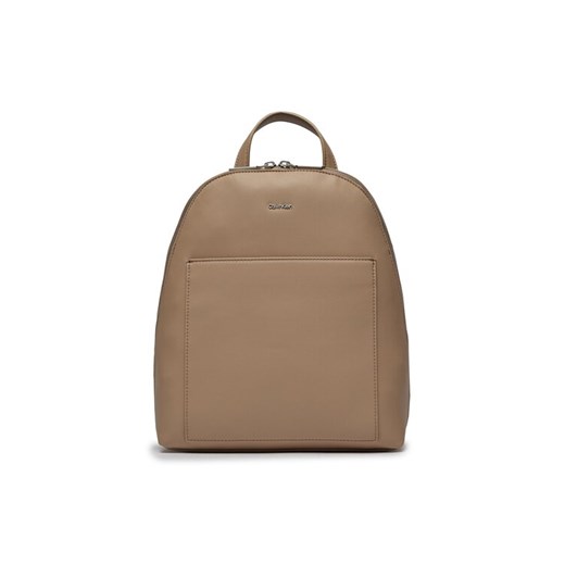 Plecak Calvin Klein Must Dome K60K611363 Beżowy ze sklepu eobuwie.pl w kategorii Plecaki - zdjęcie 182116769
