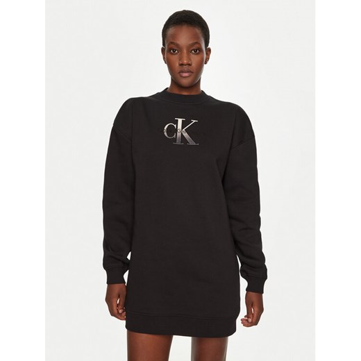Calvin Klein Jeans Sukienka dzianinowa J20J224834 Czarny Relaxed Fit ze sklepu MODIVO w kategorii Sukienki - zdjęcie 182593756