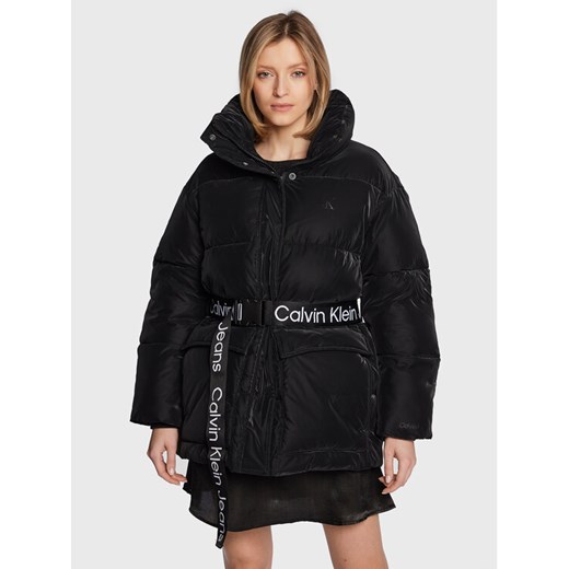 Calvin Klein Jeans Kurtka zimowa J20J219845 Czarny Oversize ze sklepu MODIVO w kategorii Kurtki damskie - zdjęcie 182594066