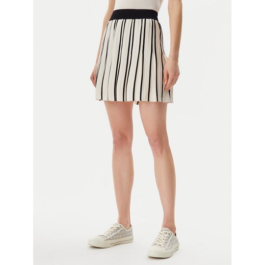 Guess Spódnica plisowana V5GD00 Z3D60 Écru Regular Fit ze sklepu MODIVO w kategorii Spódnice - zdjęcie 182594555