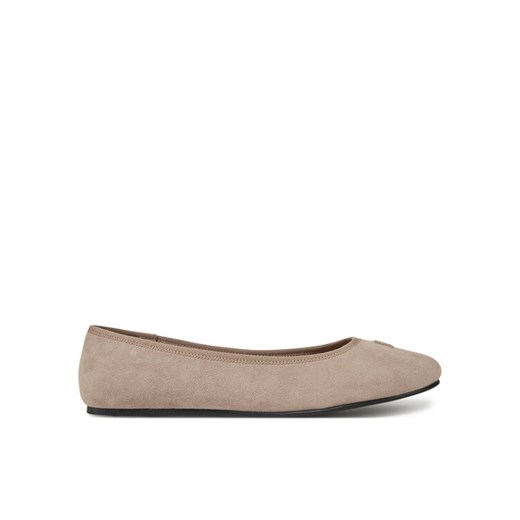 Tommy Hilfiger Baleriny Th Hardware Suede Ballerina FW0FW08655 Beżowy ze sklepu MODIVO w kategorii Balerinki - zdjęcie 182594736