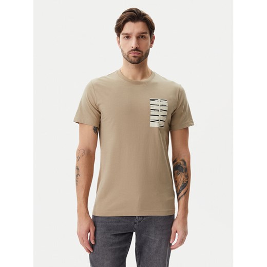 Calvin Klein Jeans T-Shirt Serif Box Graphic J30J327474 Beżowy Regular Fit ze sklepu MODIVO w kategorii T-shirty męskie - zdjęcie 182595087