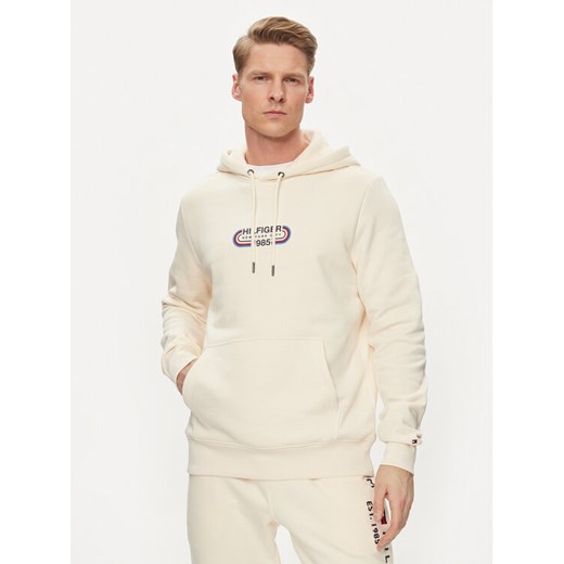 Tommy Hilfiger Bluza Track Graphic MW0MW34445 Beżowy Regular Fit ze sklepu MODIVO w kategorii Bluzy męskie - zdjęcie 182595097