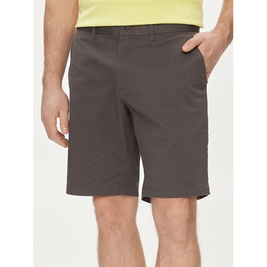 Tommy Hilfiger Szorty materiałowe Harlem MW0MW23568 Szary Regular Fit ze sklepu MODIVO w kategorii Spodenki męskie - zdjęcie 182595999