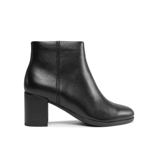 Clarks Botki Freva55 Zip 261747974 Czarny ze sklepu MODIVO w kategorii Botki - zdjęcie 182596959
