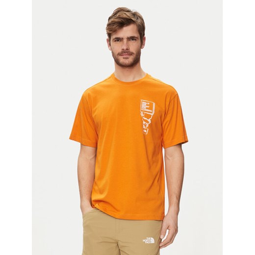 The North Face T-Shirt NF0A87FF Pomarańczowy Regular Fit ze sklepu MODIVO w kategorii T-shirty męskie - zdjęcie 182597066