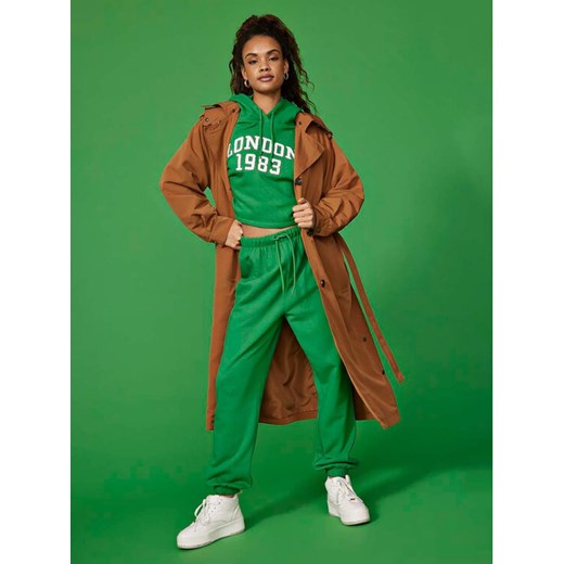 ONLY Spodnie dresowe Toddy 15311686 Zielony Regular Fit ze sklepu MODIVO w kategorii Spodnie damskie - zdjęcie 182598165