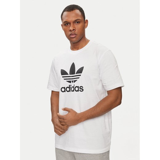 adidas T-Shirt adicolor Trefoil IV5353 Biały Regular Fit ze sklepu MODIVO w kategorii T-shirty męskie - zdjęcie 182599655