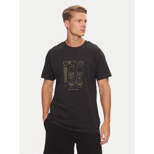 New Balance T-Shirt Sport Essentials Graphic MT43902BK Czarny Regular Fit ze sklepu MODIVO w kategorii T-shirty męskie - zdjęcie 182600209