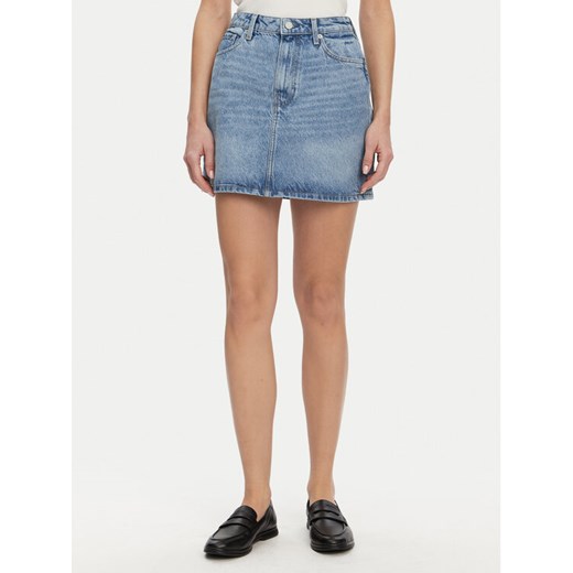 Tommy Hilfiger Spódnica jeansowa WW0WW44392 Niebieski Regular Fit ze sklepu MODIVO w kategorii Spódnice - zdjęcie 182601315